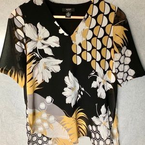 V cut floral tee